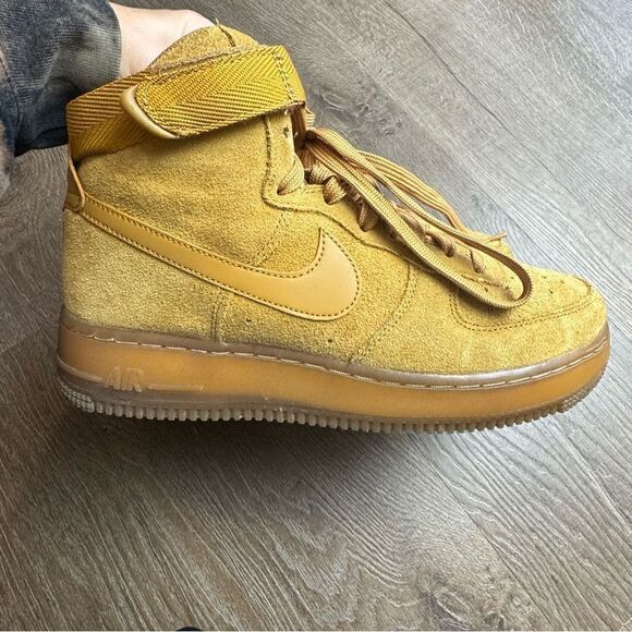 Nike | Air Force 1 High LV8 3 Wheat‎ - Picture 1 of 10